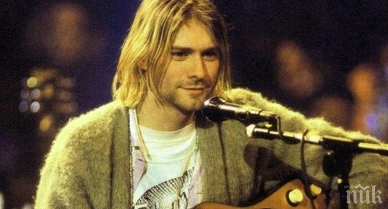  Аукцион: Продават китара на Кърт Кобейн за 1 млн. долара

 