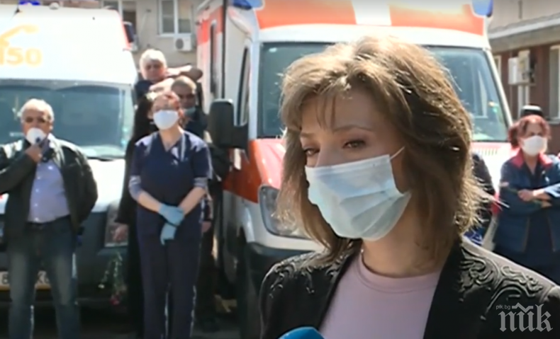 Тревожни сирени на линейки изпращат д-р Нели Пандова. 15 колеги на починалата лекарка от Спешна помощ заразени 