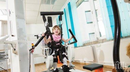 робот софия развижва деца церебрална парализа
