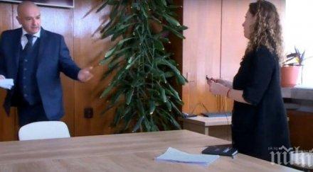 Провокацията на Бенатова срещу Мутафчийски - комплексите на една стара мома. Или кресчендото на продуханата флигорна