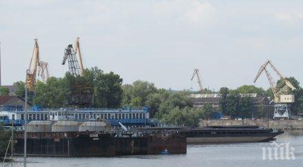 силен вятър спря работата крановете пристанище русе