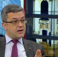 Депутатът Тома Биков за войната на Васил Божков с държавата: Като иска да се защити, да се прибере и да спре да дава интервюта само там, където му е удобно