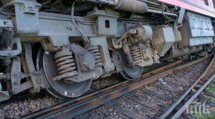 два дни премахват дерайлиралите вагони гарата нова загора