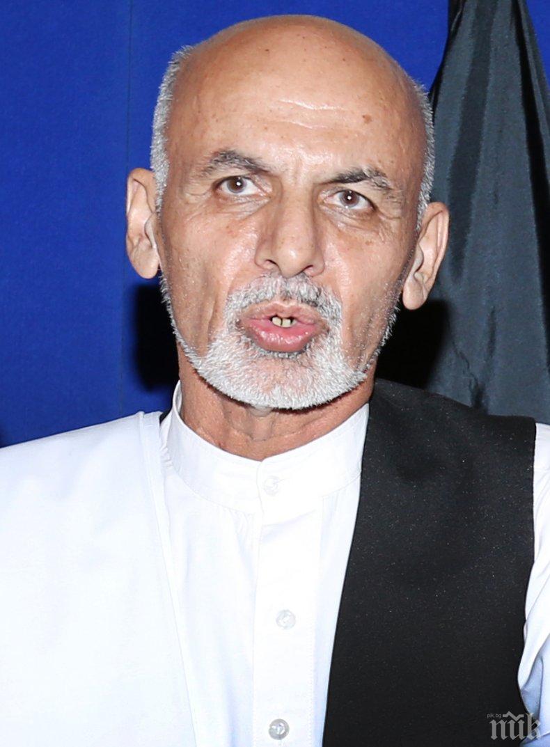 Президентът на Афганистан спазари властта с опозицията