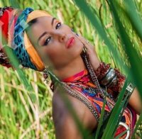 Българска танцьорка блести в клип на Ищар (видео)