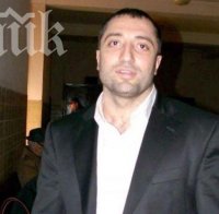 Митьо Очите се кипри до кмета на Свети Влас на благотворителен бал