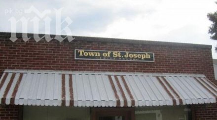 банковият обирджия освободи един заложниците