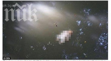 ужасяваща снимка новородено бебе плаващо река потресе китай снимка