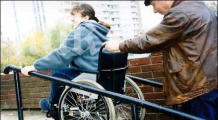 придружителите инвалидите получават стотинки ден
