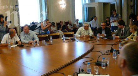 атака избяга обсъждането президентското вето бюджетната комисия