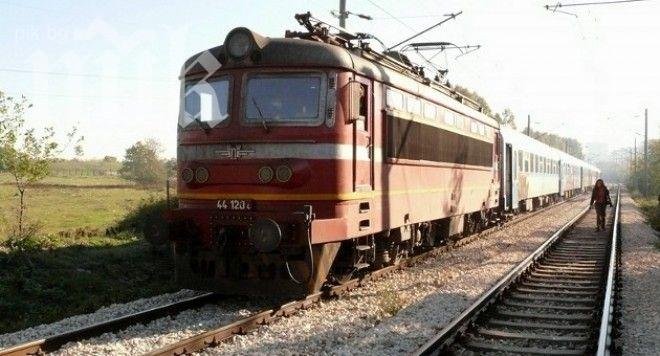 Мъж се хвърли пред влака за Монтана и загина