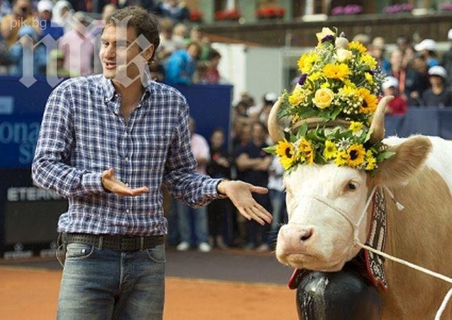 Роджър Федерер продаде кравата си Дезире за 4 хиляди долара