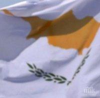 Кипър възобновява полетите от определени страни следващия месец