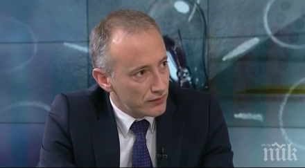 учителите високи премии