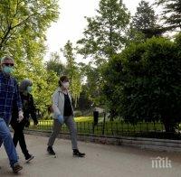 В Мадрид и Барселона се радват отново на паркове и кафенета