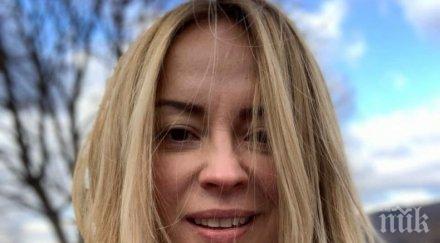 вики мастило гледа кокошки гълъбарник