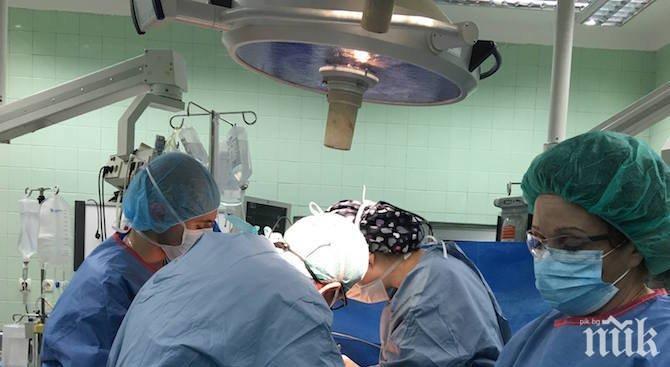ПРОБИВ: Трансплантираха бял дроб на пациентка с коронавирус 