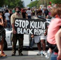 Извънредно положение в Минеаполис! Градът ври и кипи след смъртта на арестуван афроамериканец - изкараха по улиците бойци от Националната гвардия (ВИДЕО/СНИМКИ)