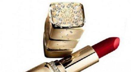 кафявото червило модерно лятото