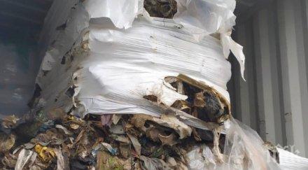 откриха голямо количество заровен боклук неясен произход