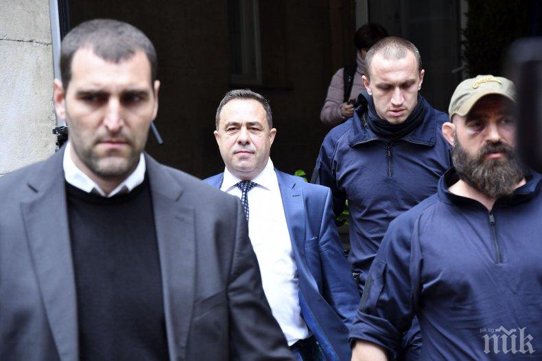 Удължиха ареста на зам.-министър Живков и останалите задържани за аферата с боклука 