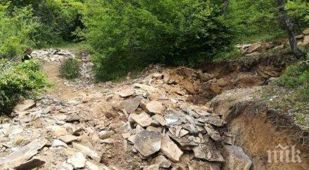 разбиха незаконна кариера добив градешки камък