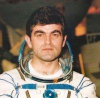 години полета космонавта александър александров трети скоро