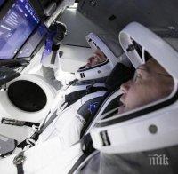 Американските астронавти, които пристигнаха на МКС с кораба 