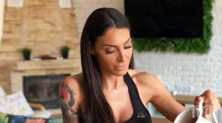 черната златка показа скандален татус снимка