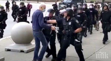 полицаи участък бъфало подадоха оставки насилие възрастен човек видео