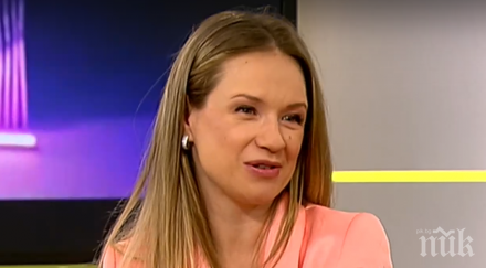 дни роди лора караджова цъфна студио