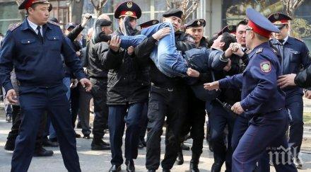 десетки протестиращи арестувани антиправителствени митинги казахстан