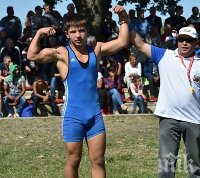 Млад борец спасил от удавяне второто момче, скочило от Моста в Бургас