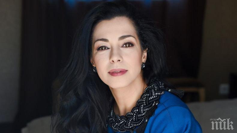 Елена Петрова в ужас от целувките на Ламбо