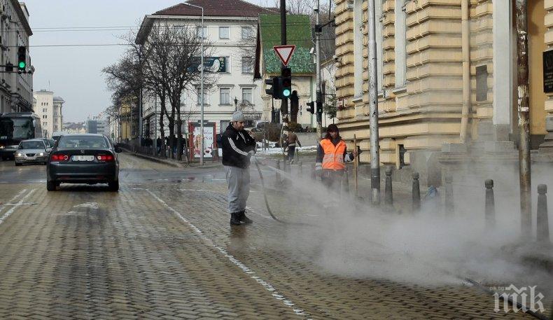 Стартира лятното измиване на улиците в София