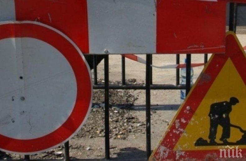 Силните дъждове затвориха пътя от Созопол към Равадиново