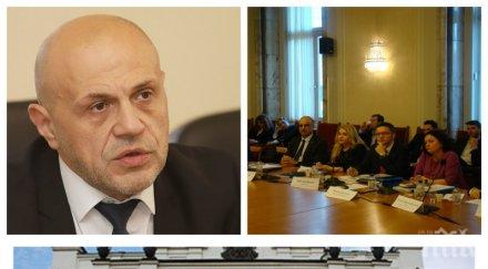 ИЗВЪНРЕДНО В ПИК TV! Томислав Дончев избухна срещу Корнелия Нинова: Прави партизански мероприятия и опитва да привлече вниманието (ВИДЕО)