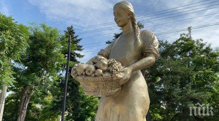 реставрираха емблематични кричим статуи снимки