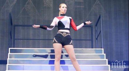 изи агалия стана майка момче