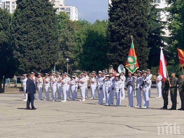 Каракачанов към курсантите във военно-морското училище: Имате редкия шанс да учите в едно от най-добрите такива училища в света