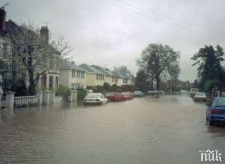 Наводнения и свлачища в Южен Китай, има загинали 