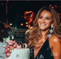 Зейнеб кърми дъщеря си вече 8 месеца