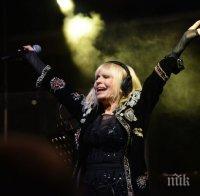 Лили Иванова отложи турнето си 