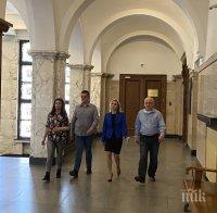 Главният прокурор Иван Гешев се срещна с близките на прегазената в Самоков жена (ВИДЕО)