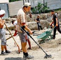 Скелет на момиче изскочи при разкопки в Пловдив (СНИМКИ)