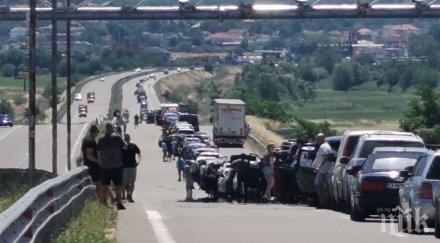 румънци сърби задръстват кпп кулата гърция допуска пътуващи сърбия територията връща остават пътя