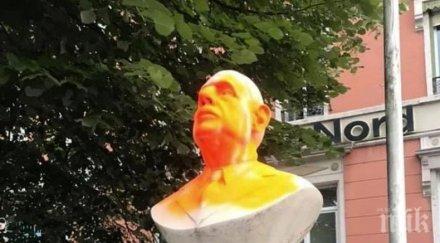 поругаха паметник генерал гол северна франция