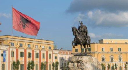 албания откри летния сезон първи чуждестранни туристи