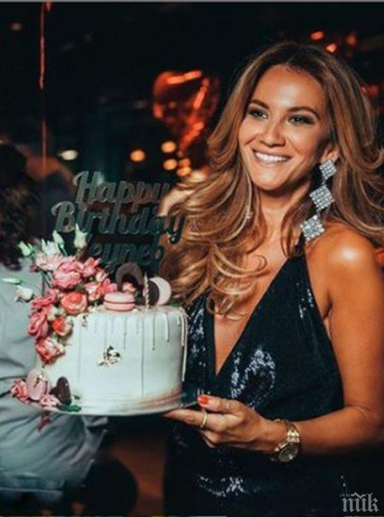 Зейнеб кърми дъщеря си вече 8 месеца