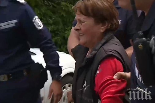 Убийците на котки от Враждебна заплашвали и съседите си